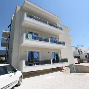 Aparthotel Golden Ksamil
